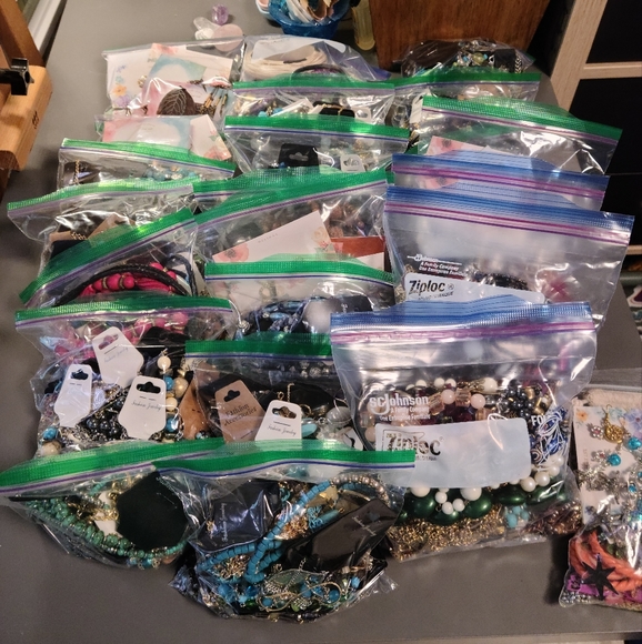 Assorted jewellery bags - Picture 1 of 1